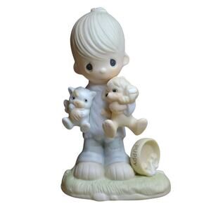 Precious Moments Vintage (1979) "Blessed Are The Peacemakers" Figurine